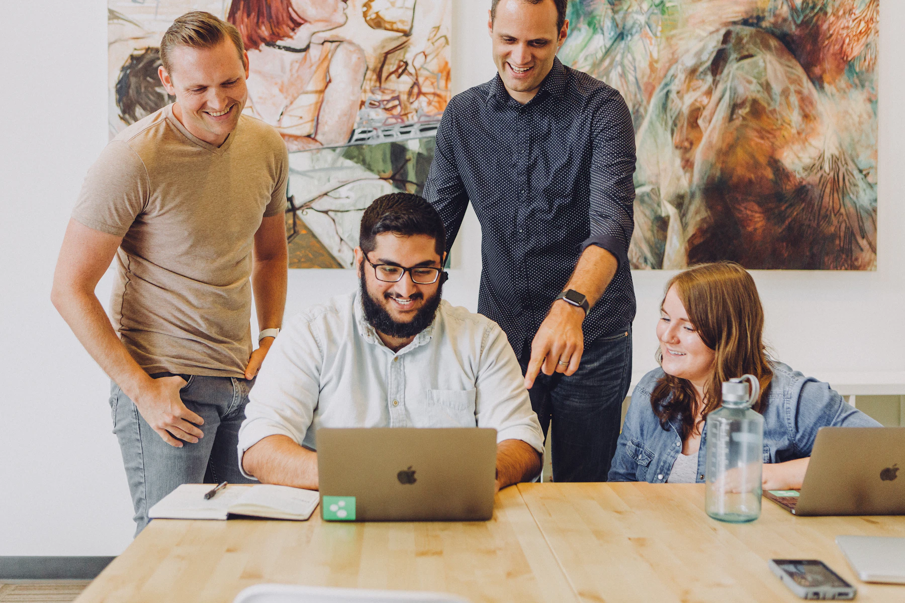 Team am Tisch (Übergangsbild, Unsplash)